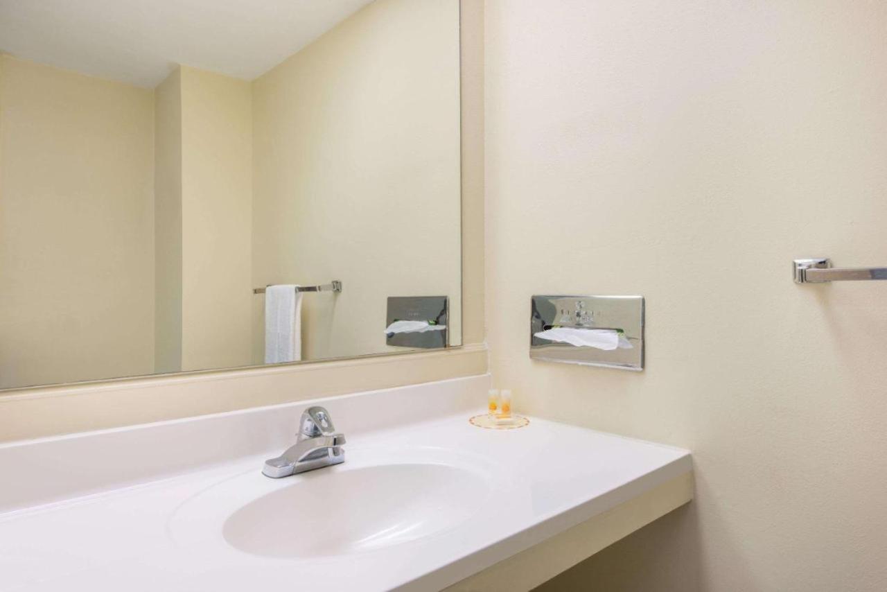 Haven Inn & Suites St Louis Hazelwood - Airport North מראה חיצוני תמונה